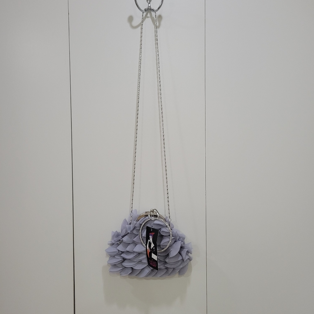 Model France RufflePurse - Picture 11 of 12